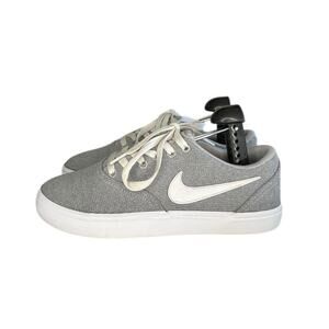 Womens Nike SB Check Solarsoft Low Skate Shoes Size 8.5 Gray White